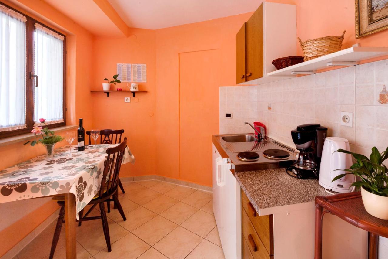 Apartment Brle Porec Esterno foto