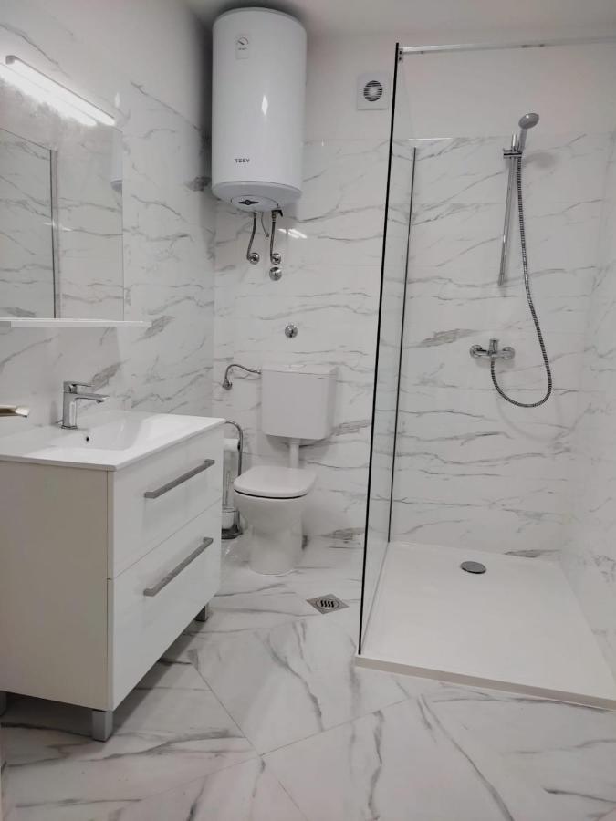 Apartment Brle Porec Esterno foto