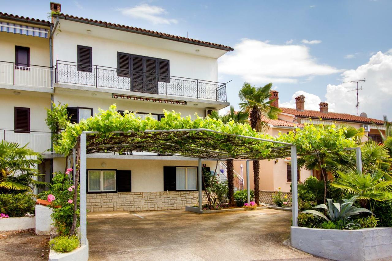 Apartment Brle Porec Esterno foto