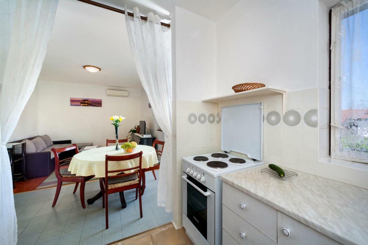 Apartment Brle Porec Esterno foto